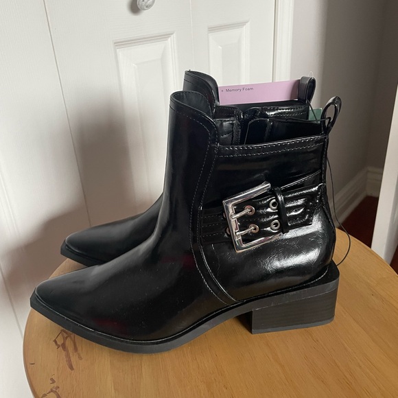 Women's Black Ankle Boots - Picture 7 of 7